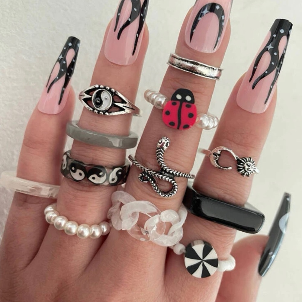 🟥 Aesthetic Ring Set